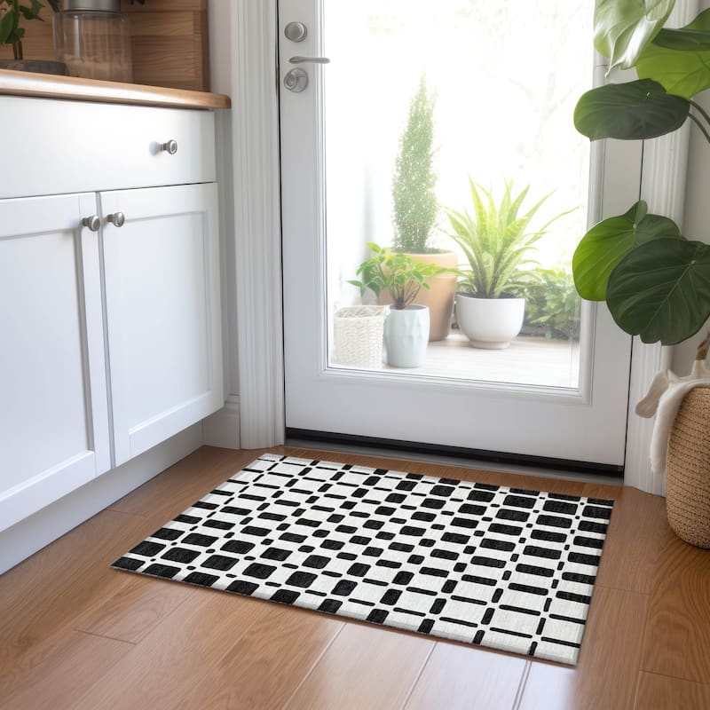 Machine Washable Indoor/ Outdoor Chantille Contemporary Geo Rug