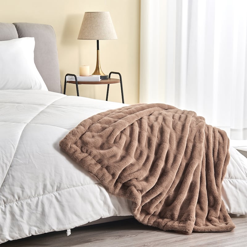 Luxurious Ruched Faux Fur Reversible Microfiber Throw