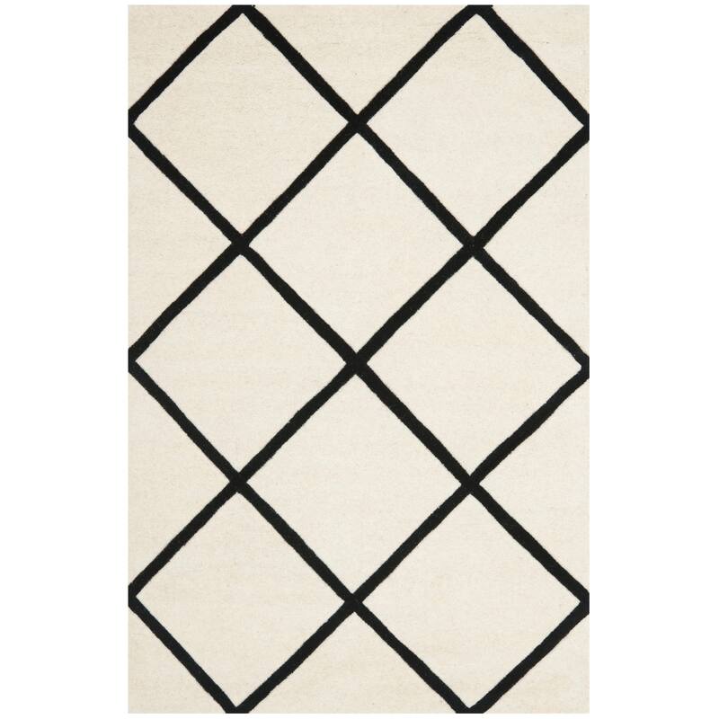 SAFAVIEH, Handmade Chatham Ezzelina Modern Moroccan Wool Rug - 4' x 6' - Ivory/Black
