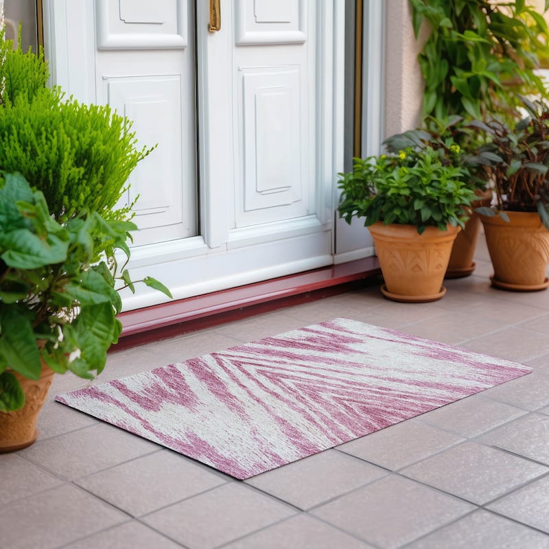 Machine Washable Indoor/ Outdoor Chantille Modern Chevron Rug - Blush - 1'8" x 2'6"