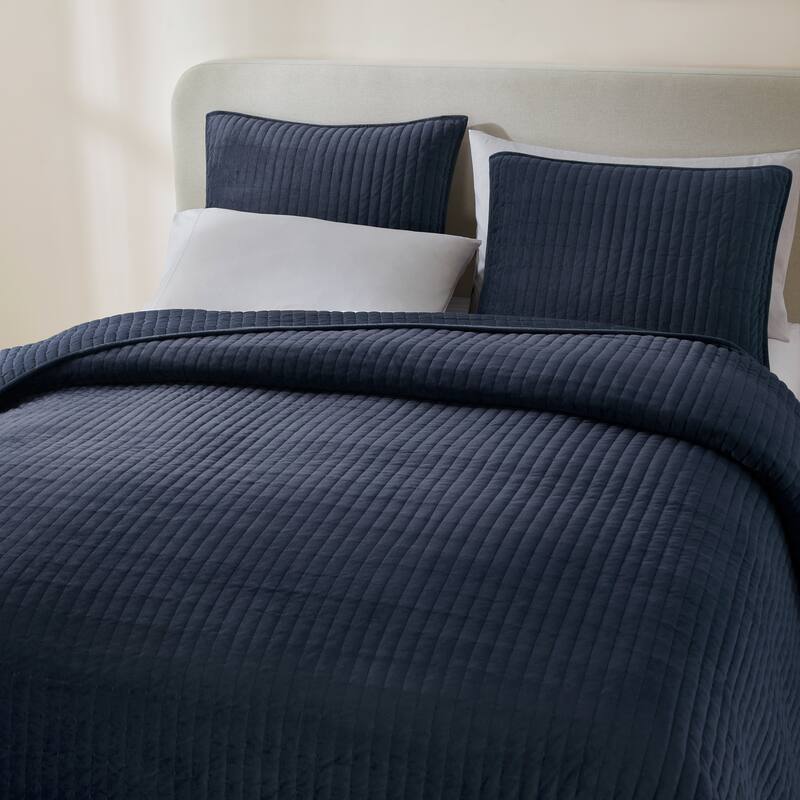Wonderful Velvet 3 Piece Quilt Set