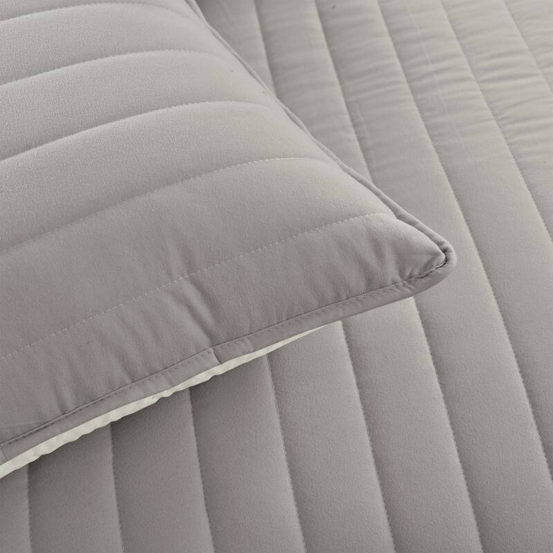 Lush Decor Soft Stripe All Season Quilt/Coverlet Set