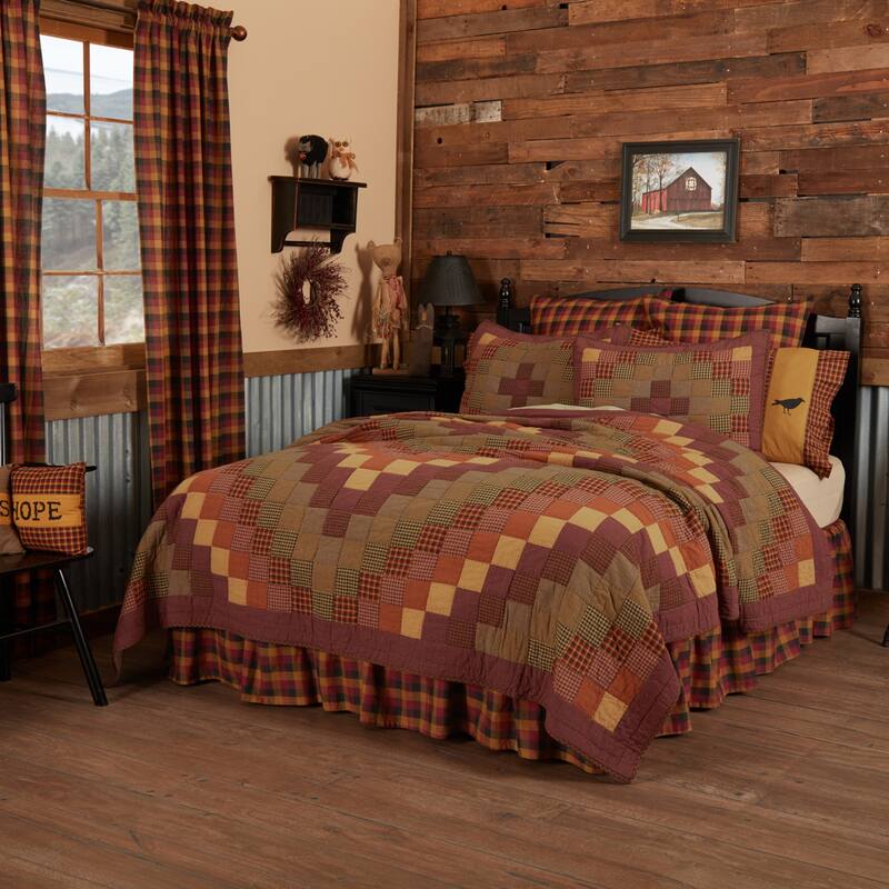 Heritage Farms Quilt - Burgundy/Mustard/Raven Black - Twin