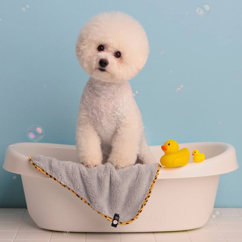 PET’S FAVORITE TOWEL, Premium High Quality Microfiber Pet Towel, Ultra-Absorbent, Quick Drying Towel, White, Made in Korea