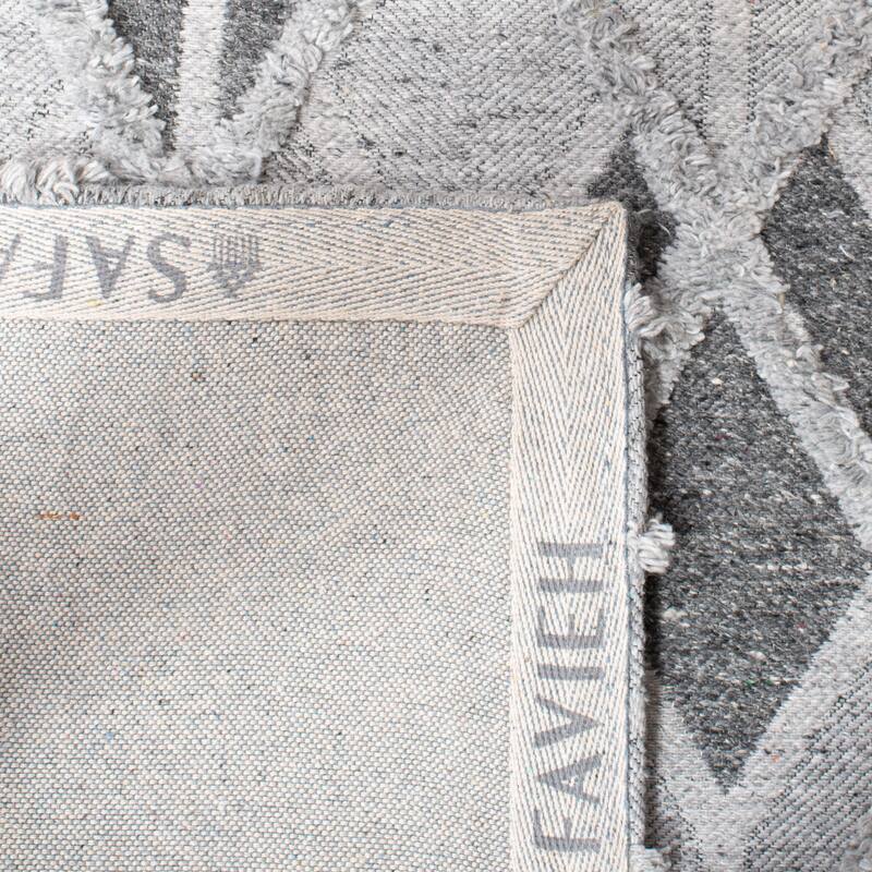 SAFAVIEH Handmade Marbella Sevastia Modern Polyester Rug