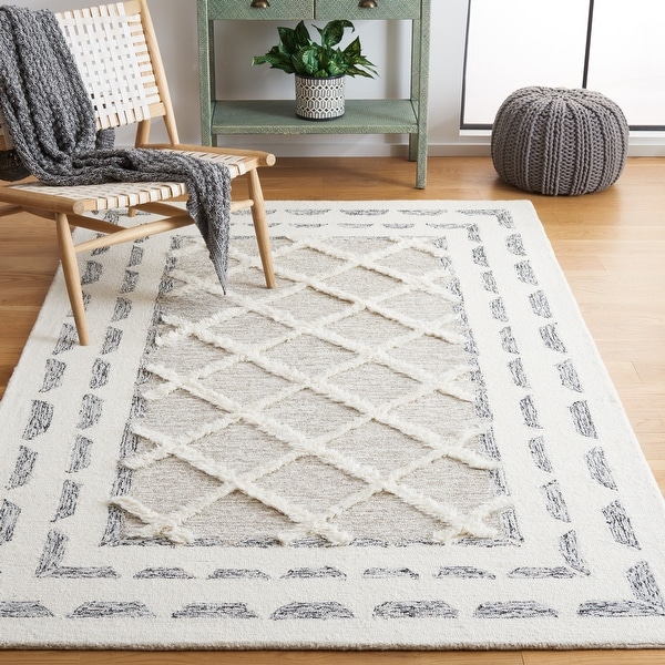 SAFAVIEH Handmade Abstract Bayan Modern Wool Rug On Sale Bed Bath