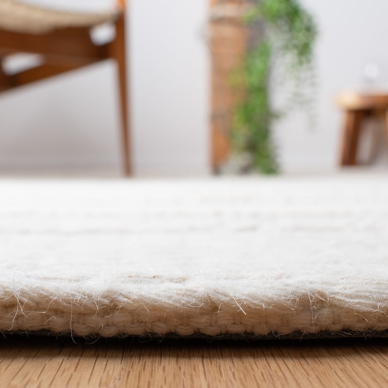 SAFAVIEH Handmade Natura Bengta Wool Rug