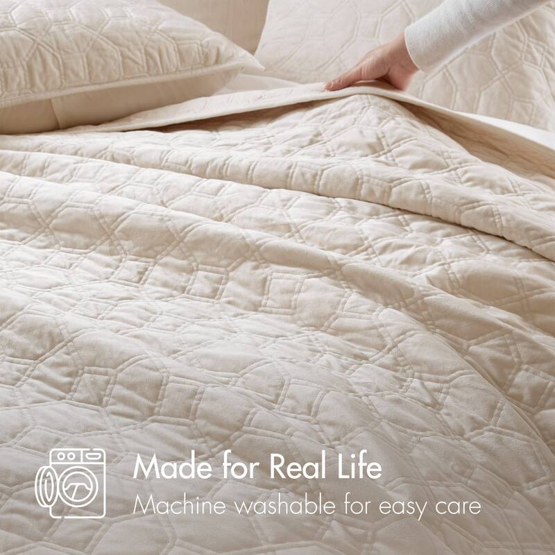 Madison Park Emery 3 Piece Velvet Quilt Set