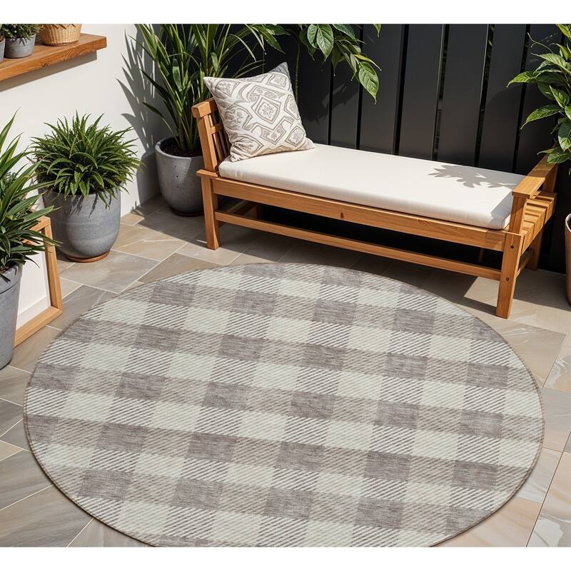 HomeRoots Plaid Transitional Rectangle Outdoor Rug - 8' Round