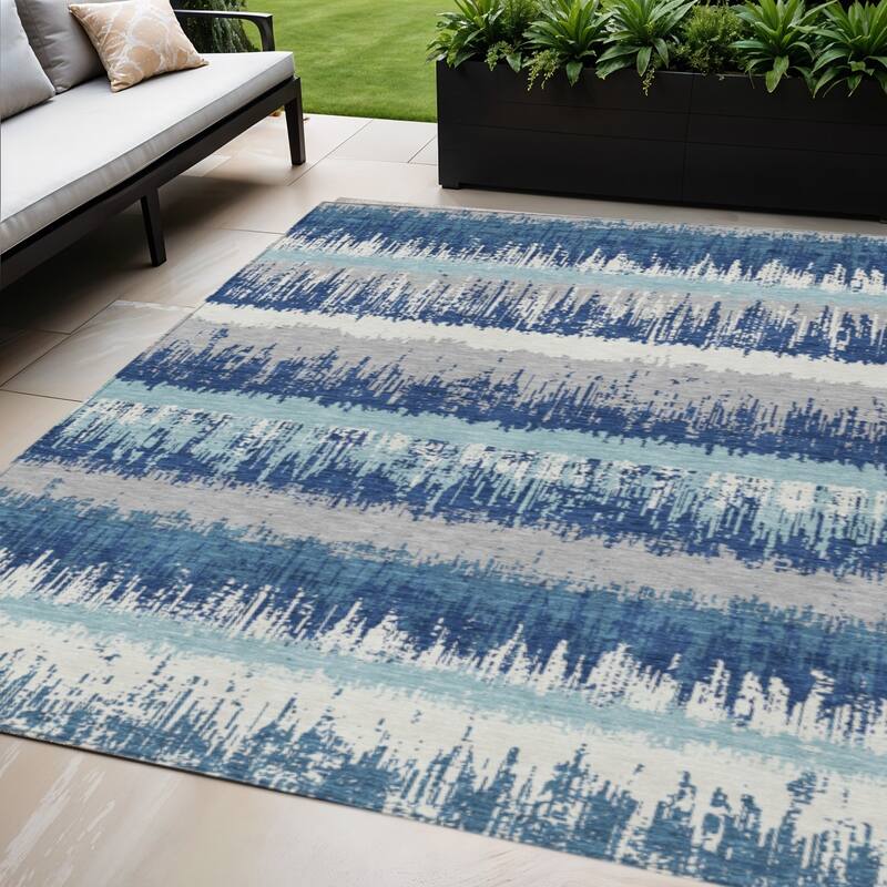 HomeRoots Striped Transitional Rectangle Outdoor Rug - 5' X 8'