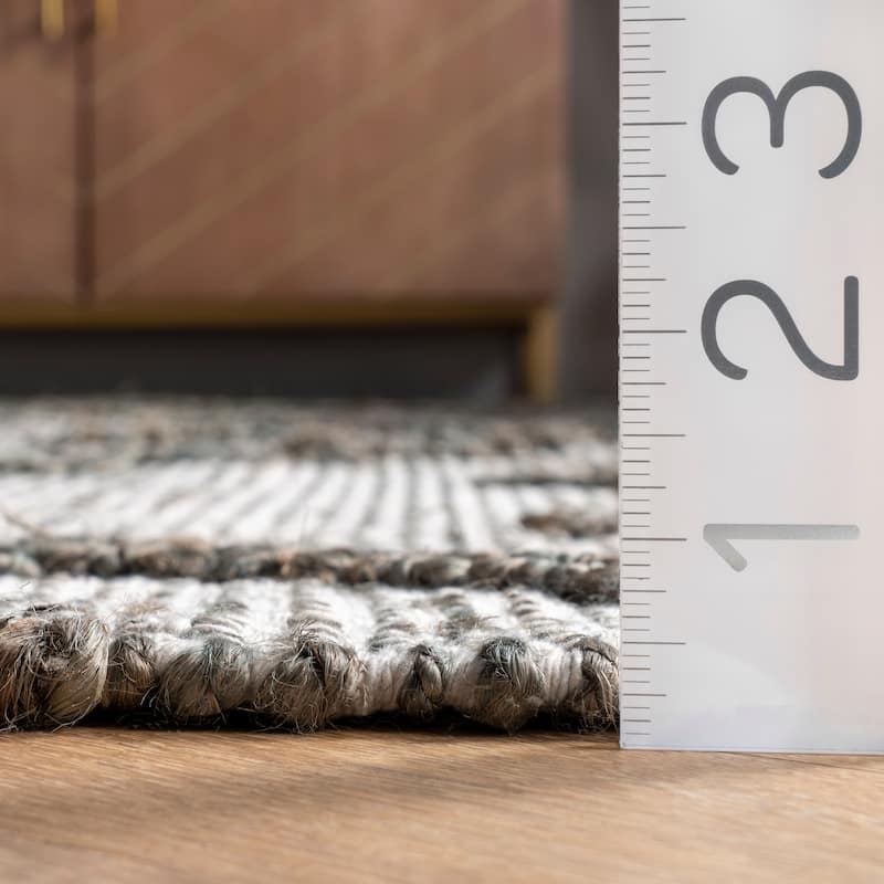 Nuloom Julianne Handmade High-Low Jute Moroccan Area Rug