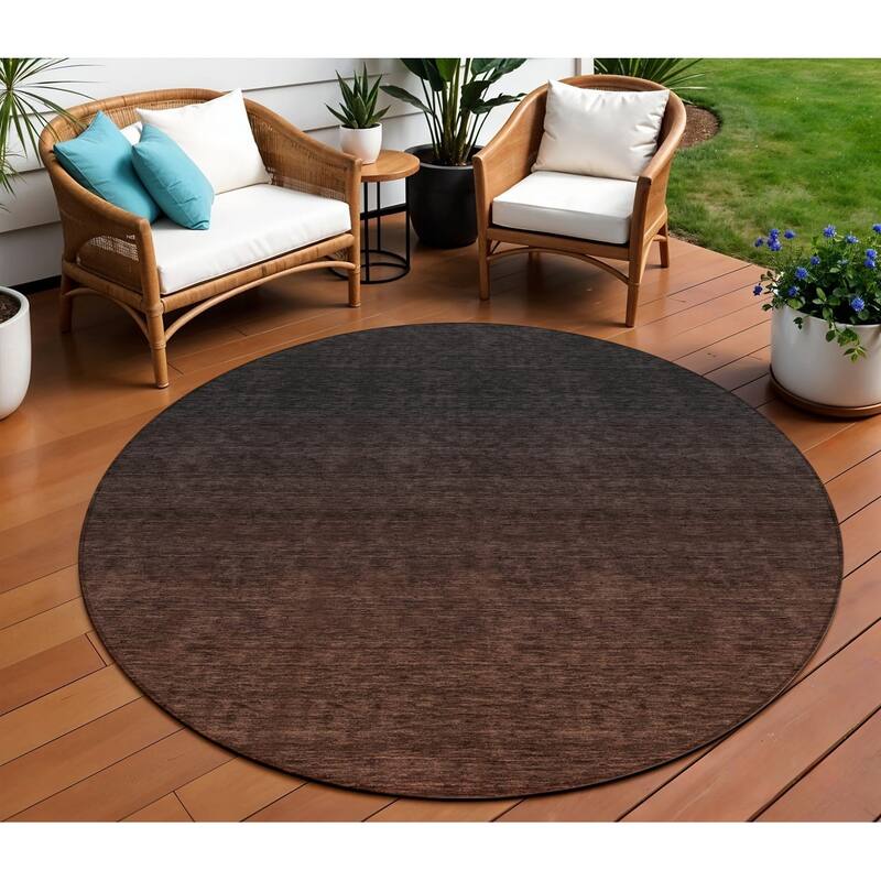 HomeRoots Abstract Transitional Rectangle Outdoor Rug - 8' Round