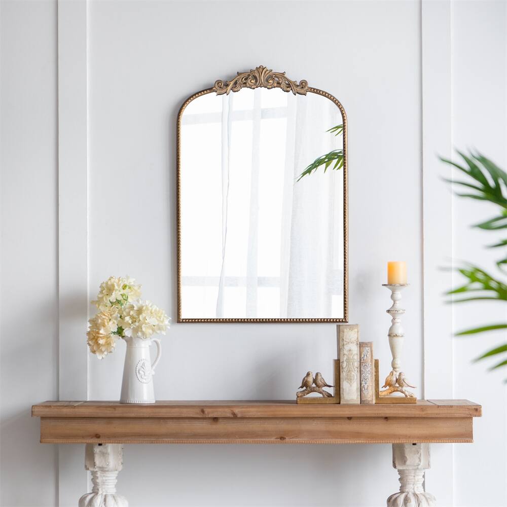 Gold Framing with Baroque Detailing Wall Mirror with Luxurious Look
