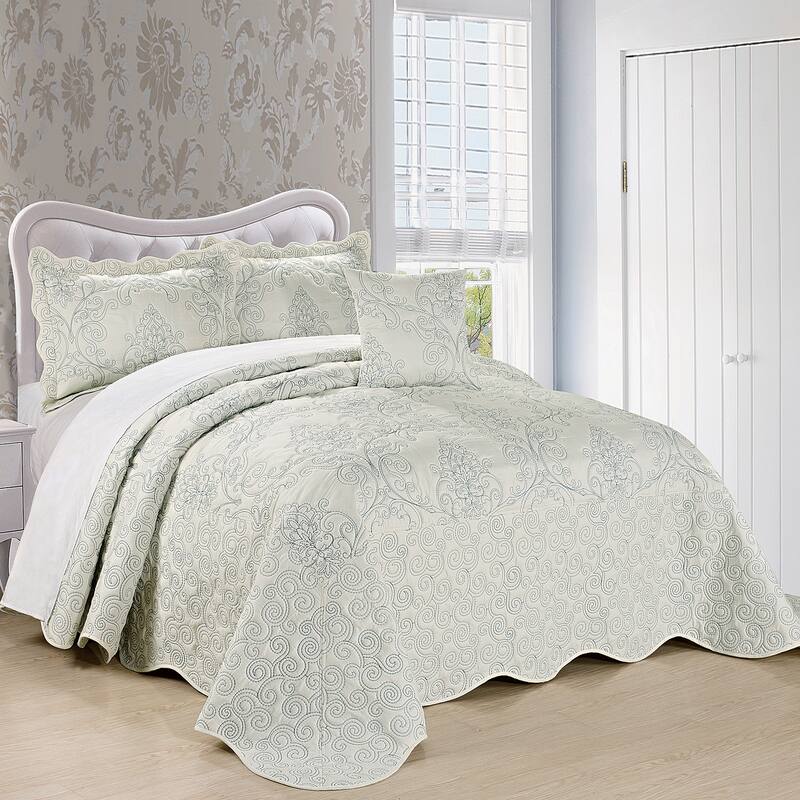 Serenta Damask Oversized 4-piece Bedspread Set - Antique White - Oversized Queen