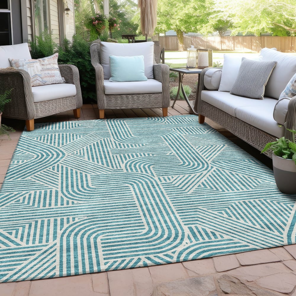 Machine Washable Indoor/ Outdoor Chantille Contemporary Geo Rug