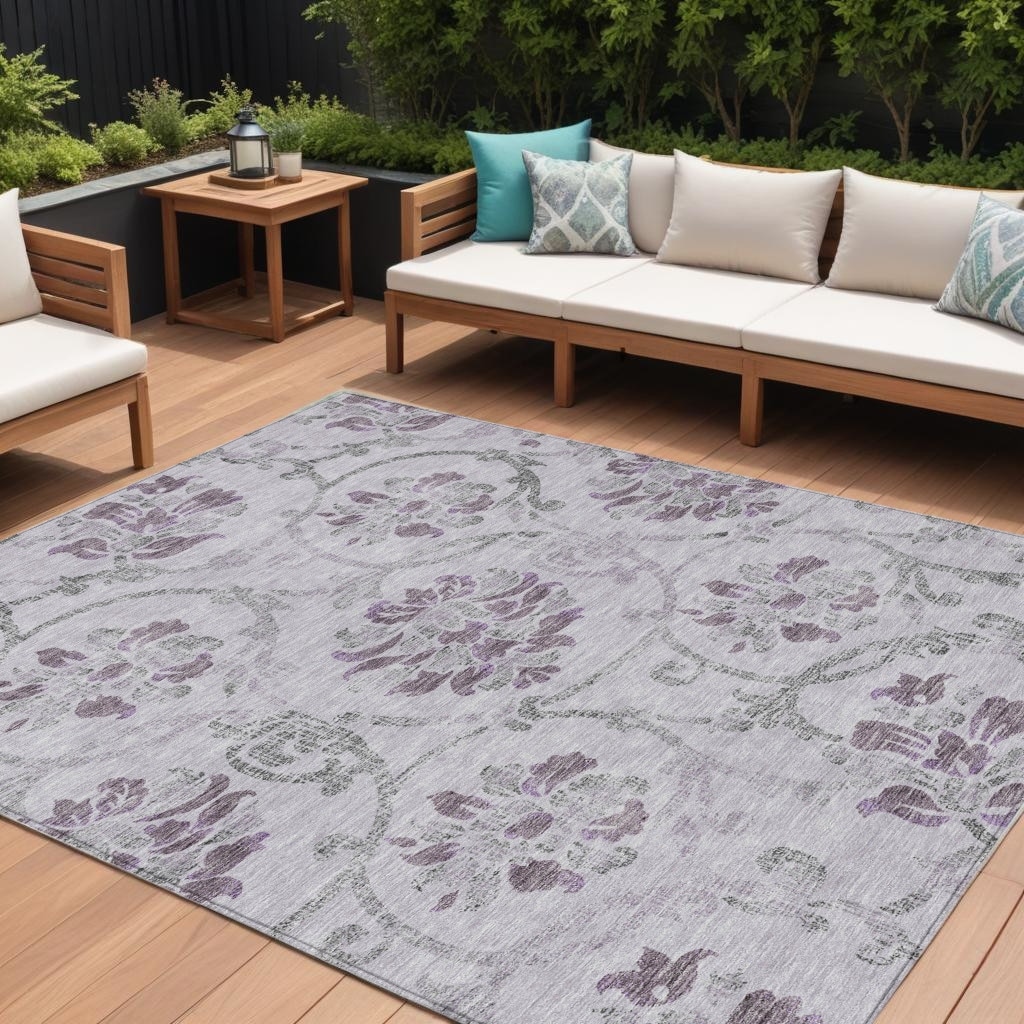 HomeRoots Floral Traditional Rectangle Outdoor Rug