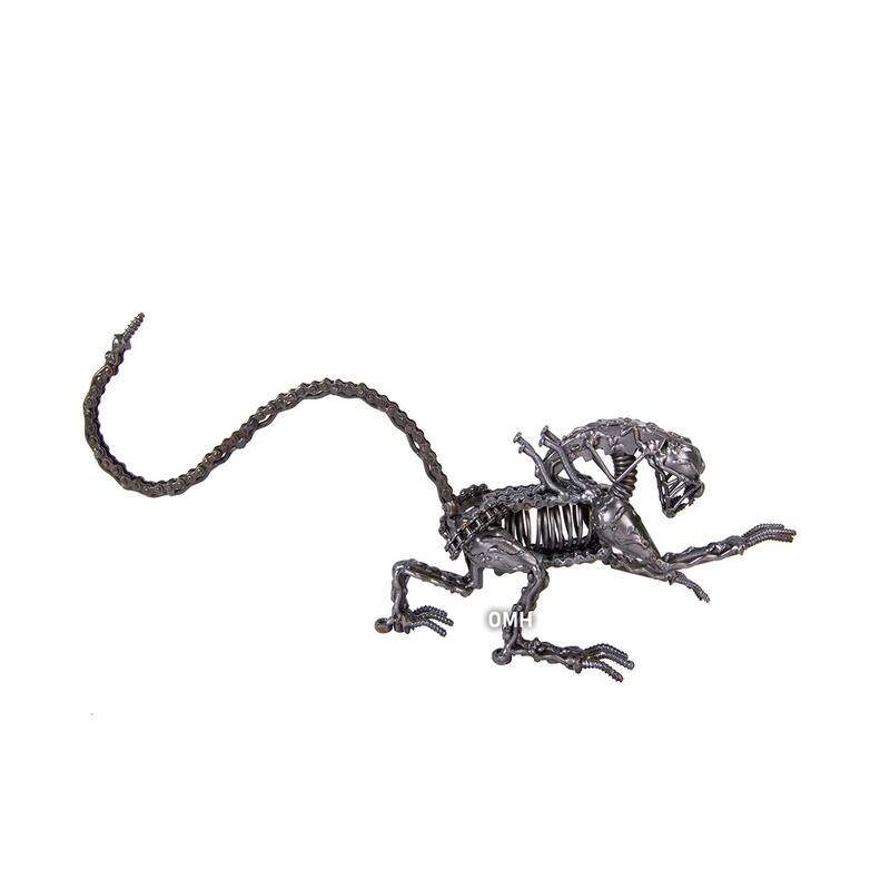 Metal Alien Xenomorph XX121