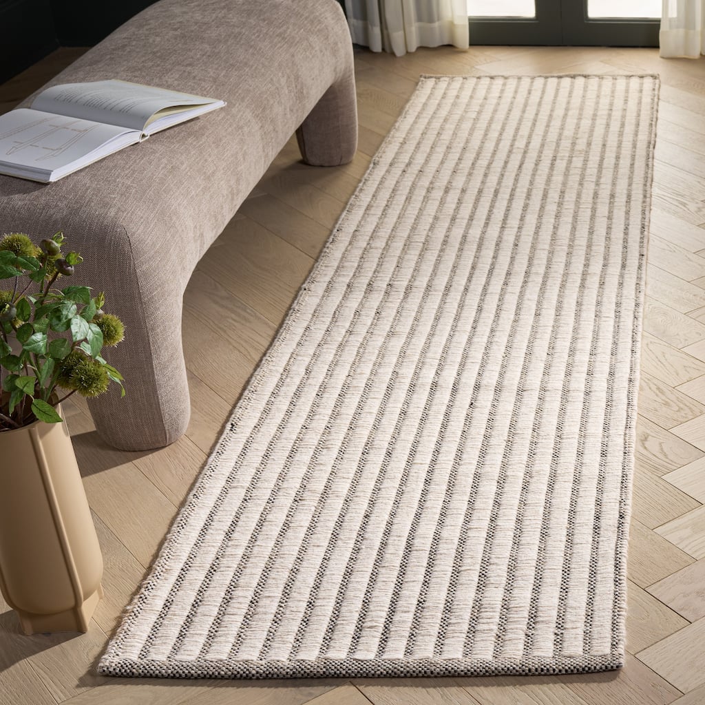 SAFAVIEH Handmade Vermont Ingried Wool Rug