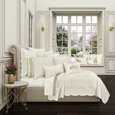 Marissa Winter White Quilt Set