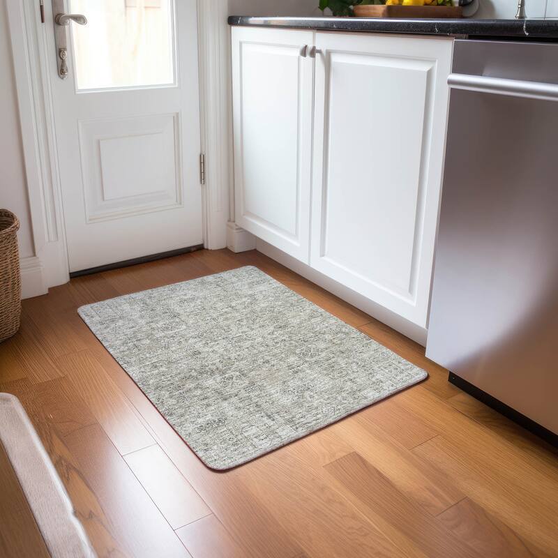 Machine Washable Indoor/ Outdoor Chantille Traditional Vintage Rug - Taupe - 1'8" x 2'6"