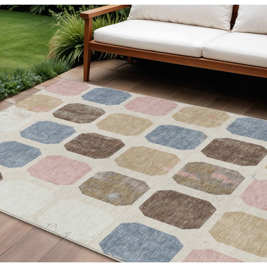 HomeRoots Geometric Transitional Rectangle Outdoor Rug