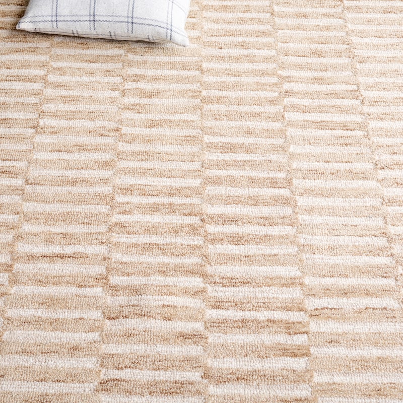SAFAVIEH Hand-Tufted Ebony Eiliv Modern & Contemporary Wool Rug