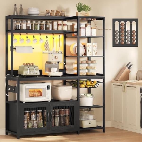 How to Decorate a Bakers Rack in the Kitchen: Stunning Ideas