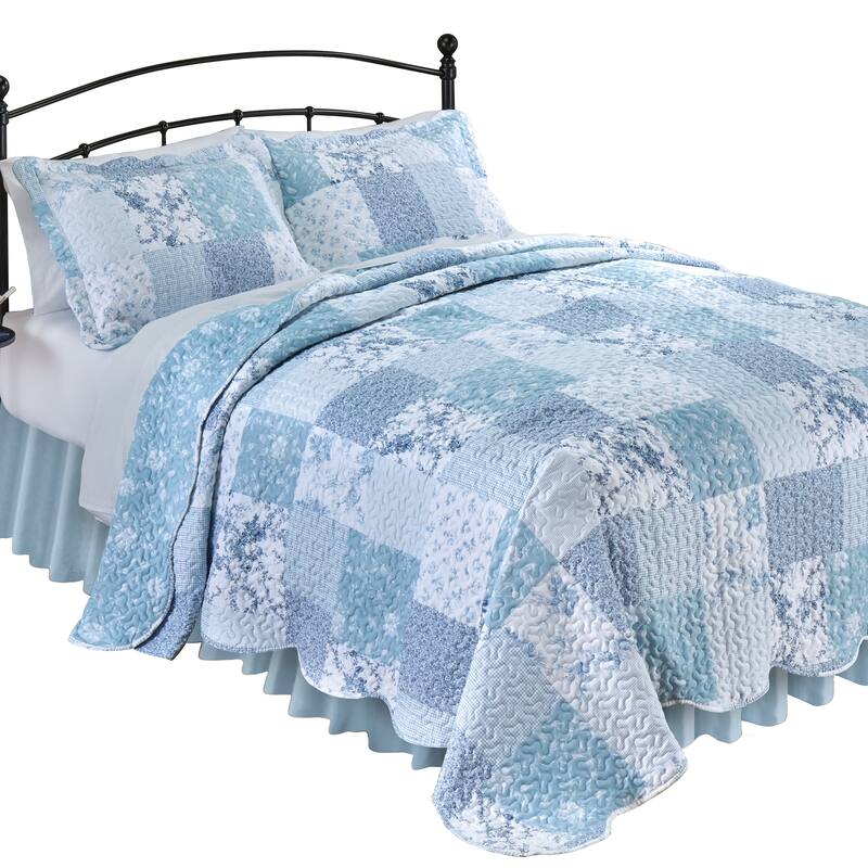 Kinsley Charming Floral Patchwork Oversized Quilt