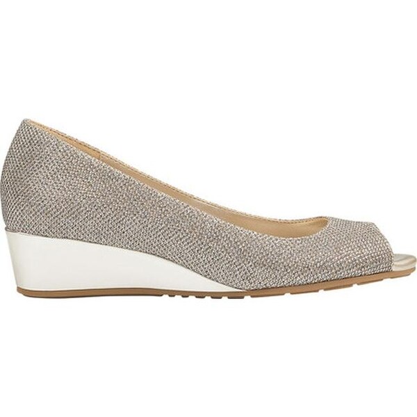 gold closed toe wedges