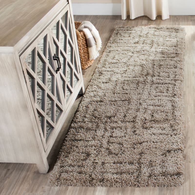 SAFAVIEH Belize Shag Guendalina 2-inch Thick Rug - 2'3" x 11' Runner - Taupe/Grey