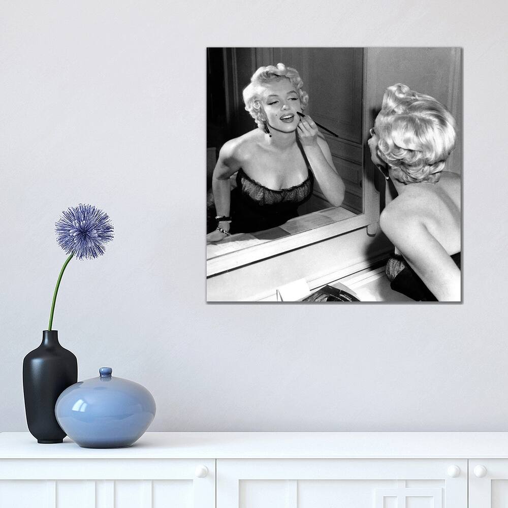 iCanvas "On The Set, Marilyn Monroe." by Rue Des Archives Canvas Print
