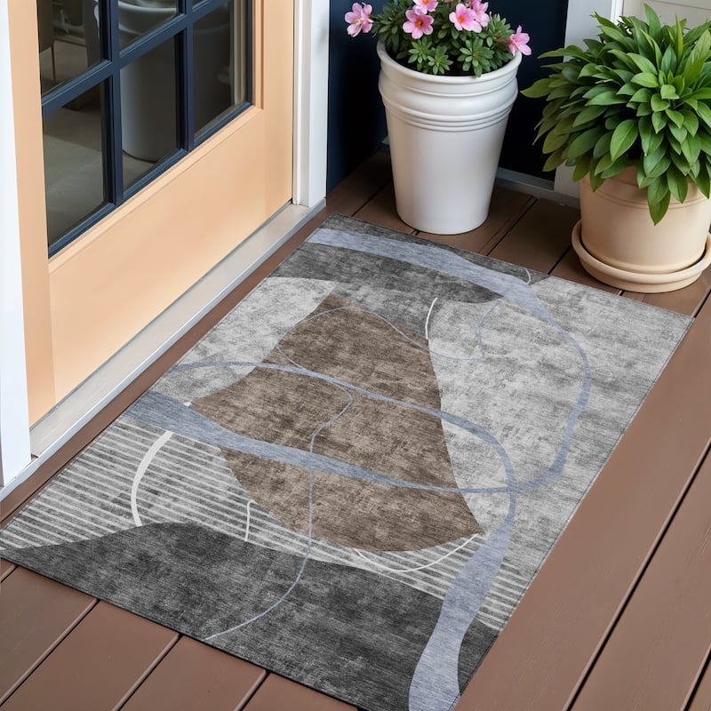 HomeRoots Abstract Transitional Rectangle Outdoor Rug - 3' x 5'