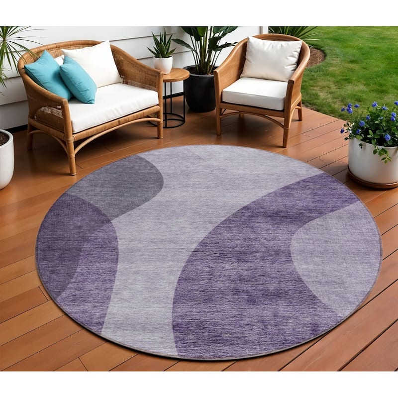 HomeRoots Abstract Transitional Rectangle Outdoor Rug - 8' Round