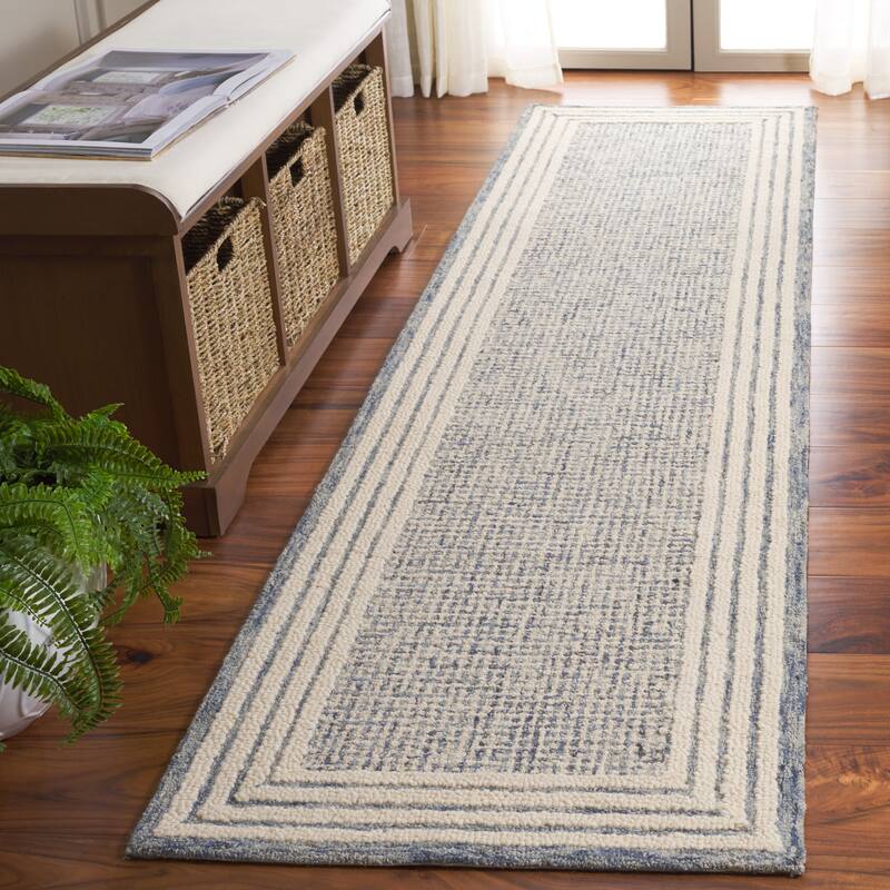 SAFAVIEH Handmade Ebony Dorith Border Wool Rug