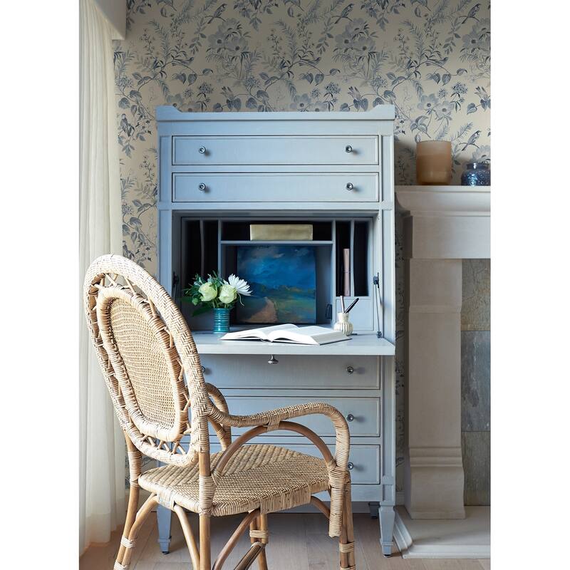 Flowers Glasgow Frederique Grey Bloom 33 ft L X 20.5 in W Wallpaper.