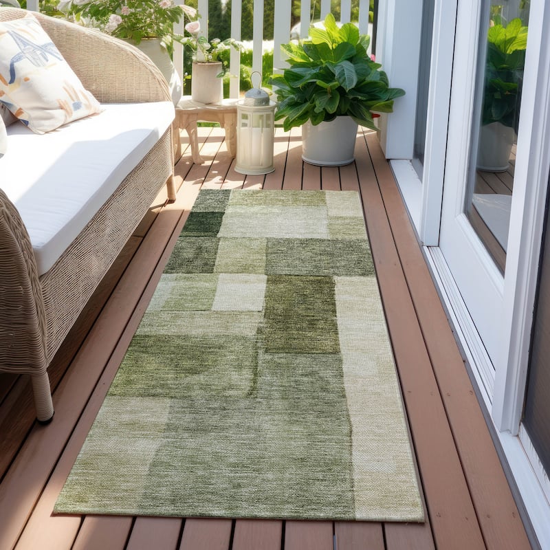 Machine Washable Indoor/ Outdoor Contemporary Geo Chantille Rug