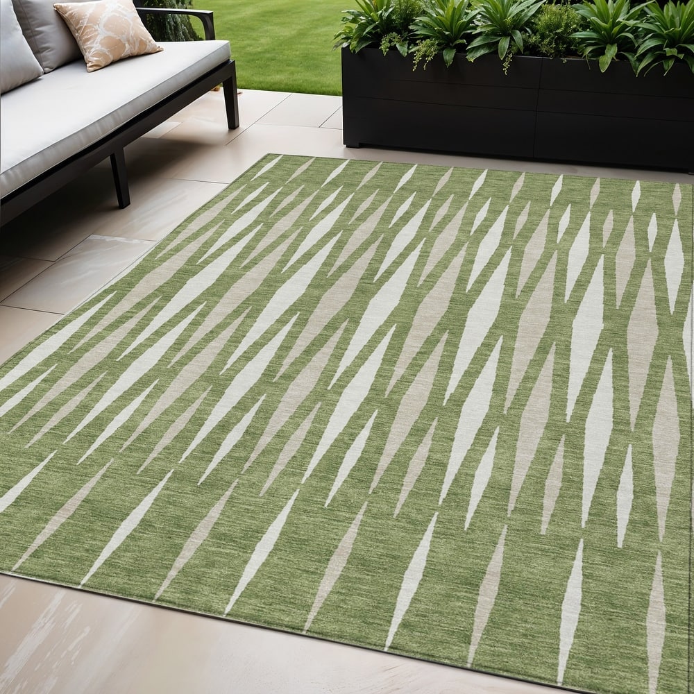 HomeRoots Geometric Transitional Rectangle Outdoor Rug