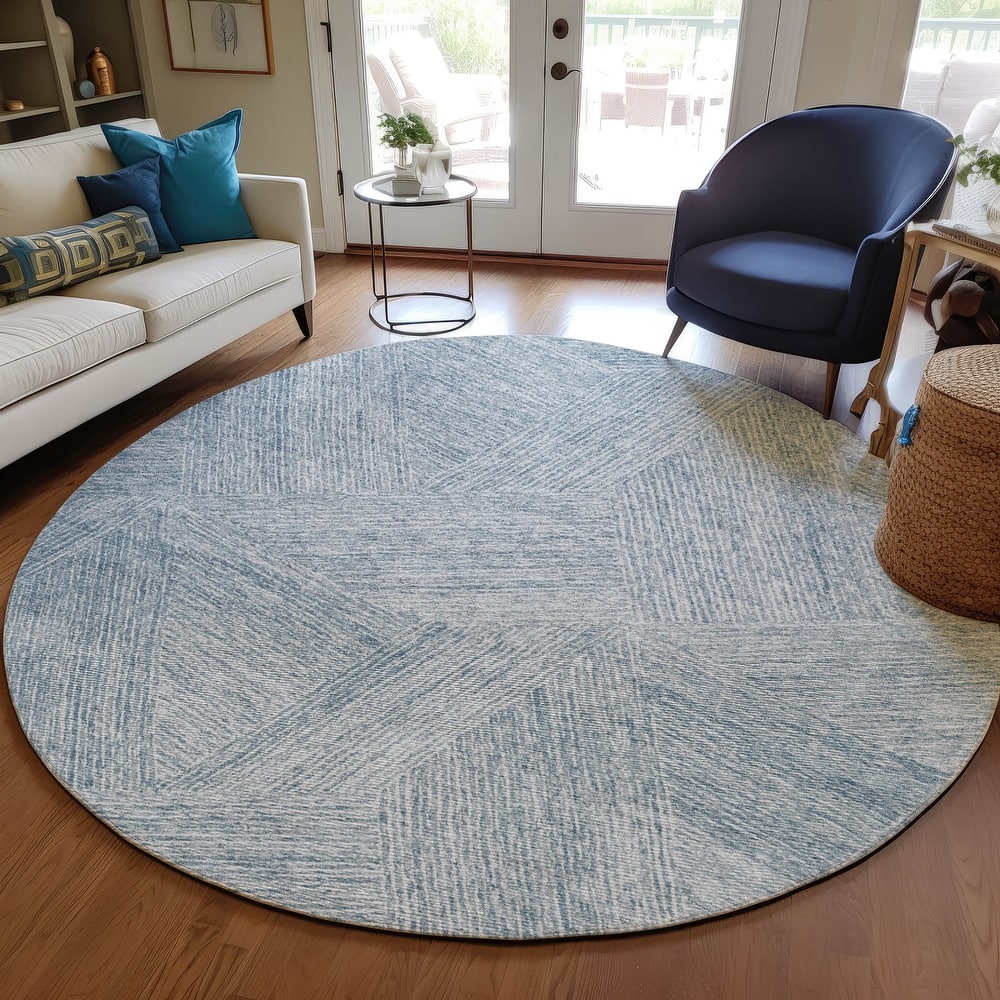 Machine Washable Indoor/ Outdoor Solid Geo Chantille Rug