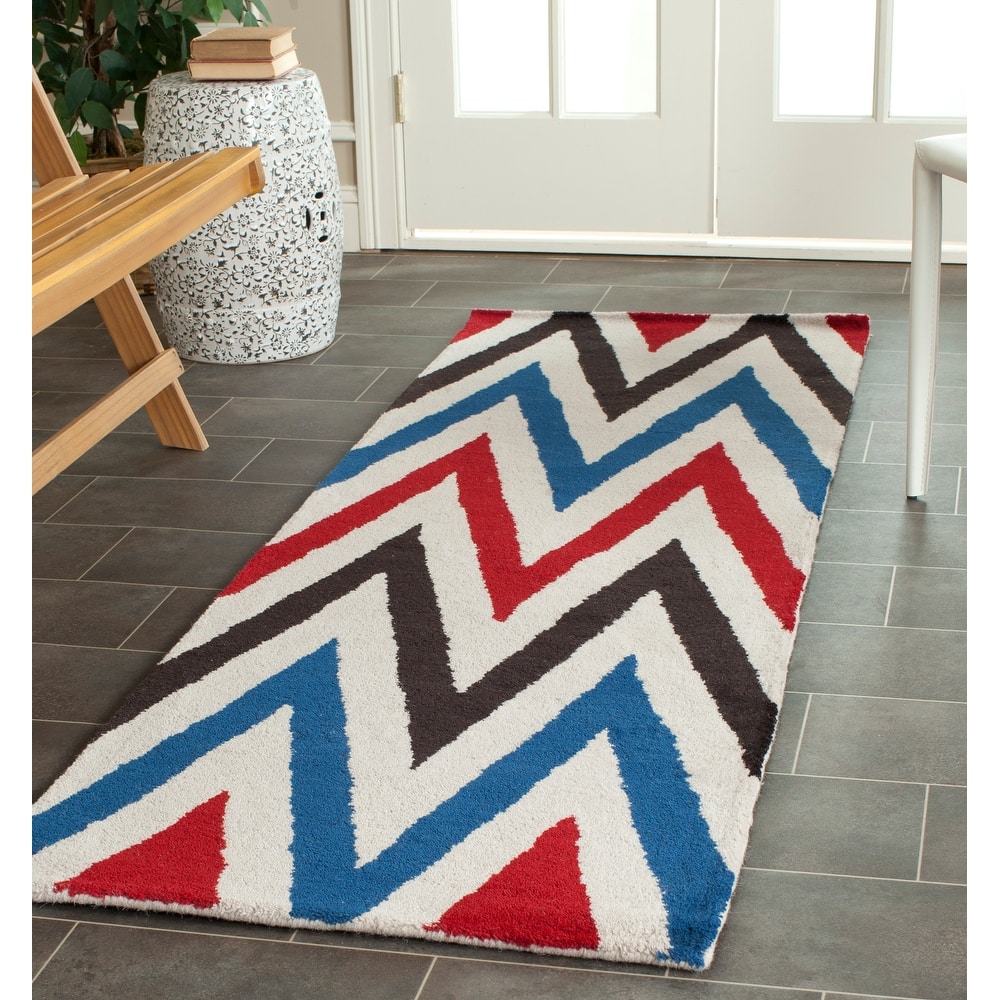SAFAVIEH Handmade Chatham Klasina Modern Moroccan Wool Rug