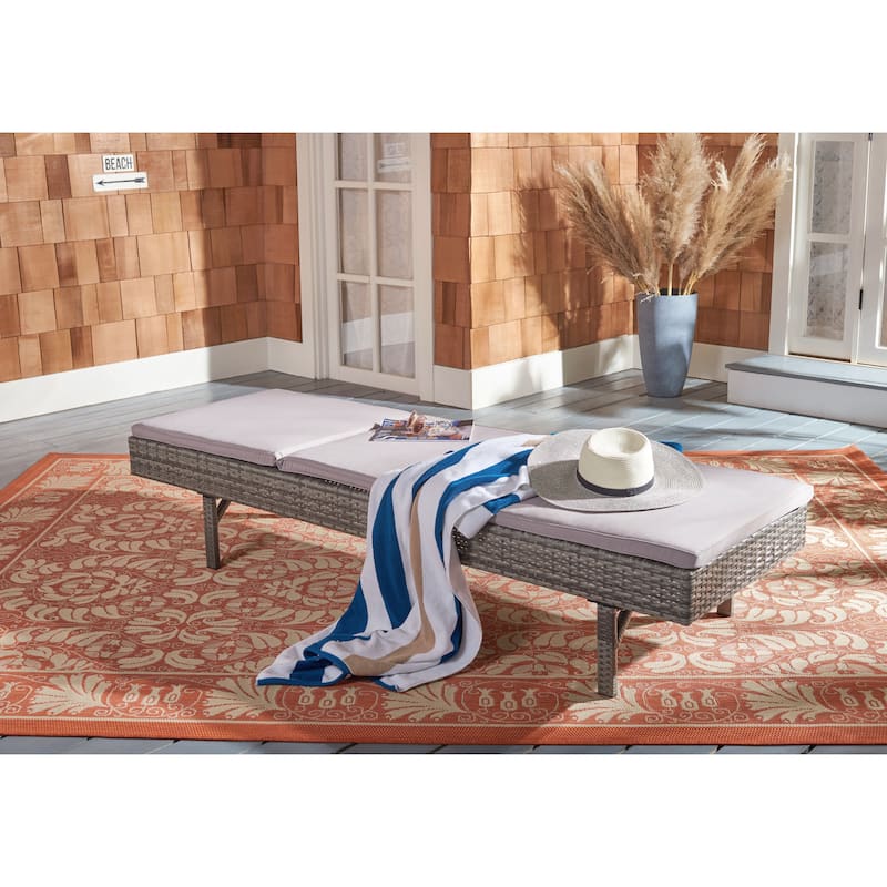 SAFAVIEH Outdoor Sanaa Sun Lounger with Cushion - 25Wx77Dx41H