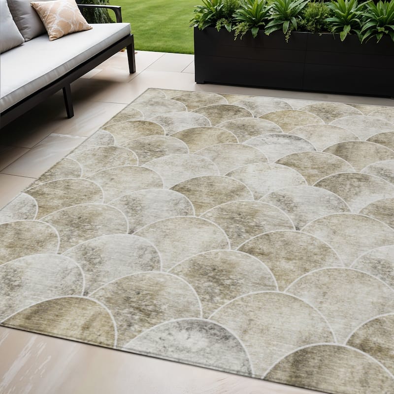 HomeRoots Abstract Transitional Rectangle Outdoor Rug - 5' X 8'