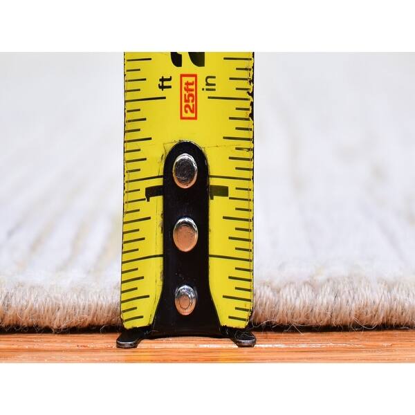 Shahbanu Rugs Gabbeh Design Hand Knotted Ivory Silk with Textured Wool