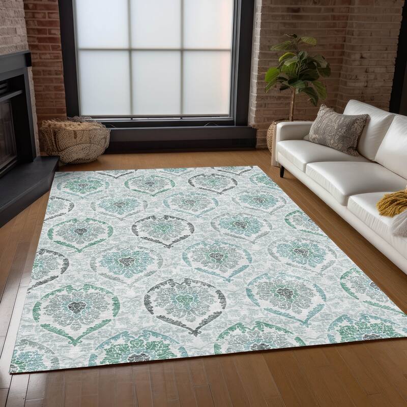 Machine Washable Indoor/ Outdoor Chantille Traditional Damask Rug