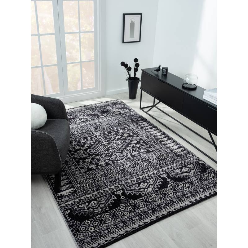 Bergamo Collection Black/Gray Tribal Design Transitional Area Rug