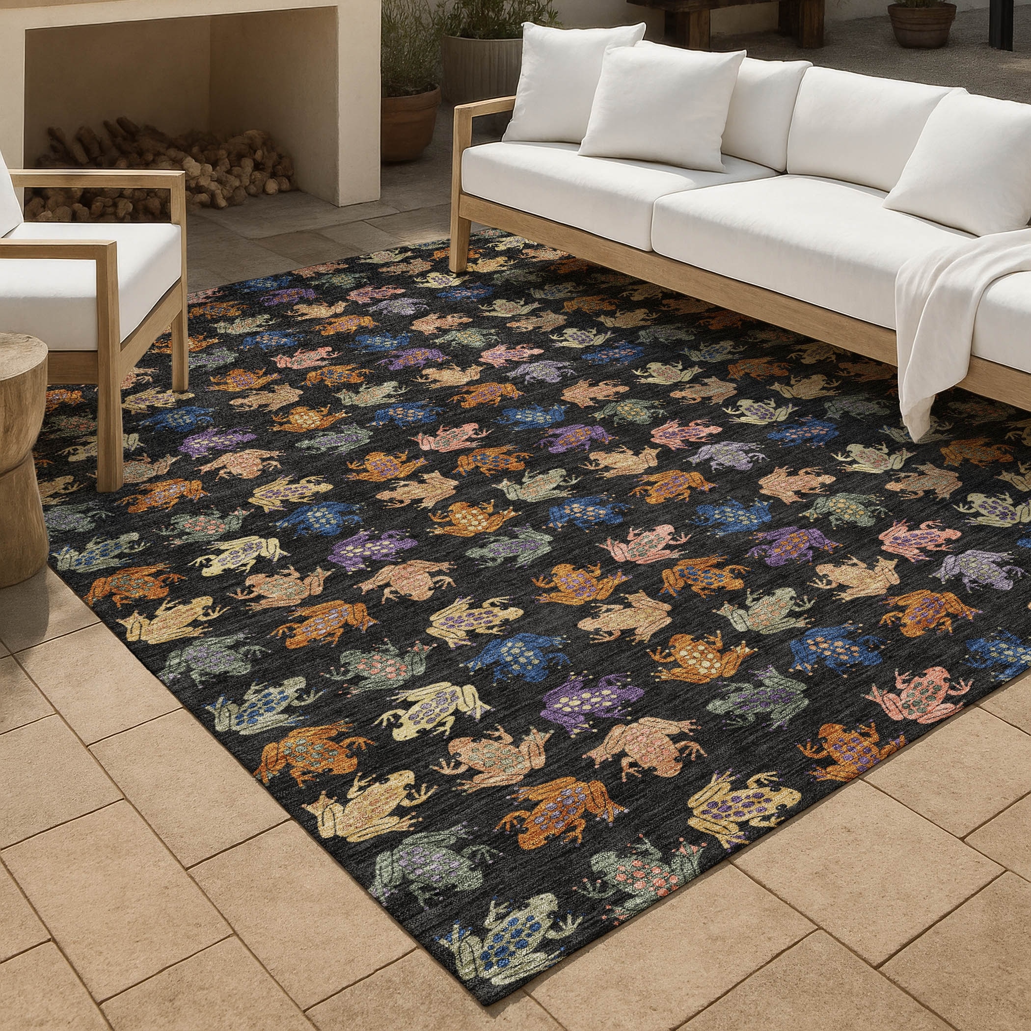 Machine Washable Indoor/ Outdoor Modern Frogs Chantille Rug