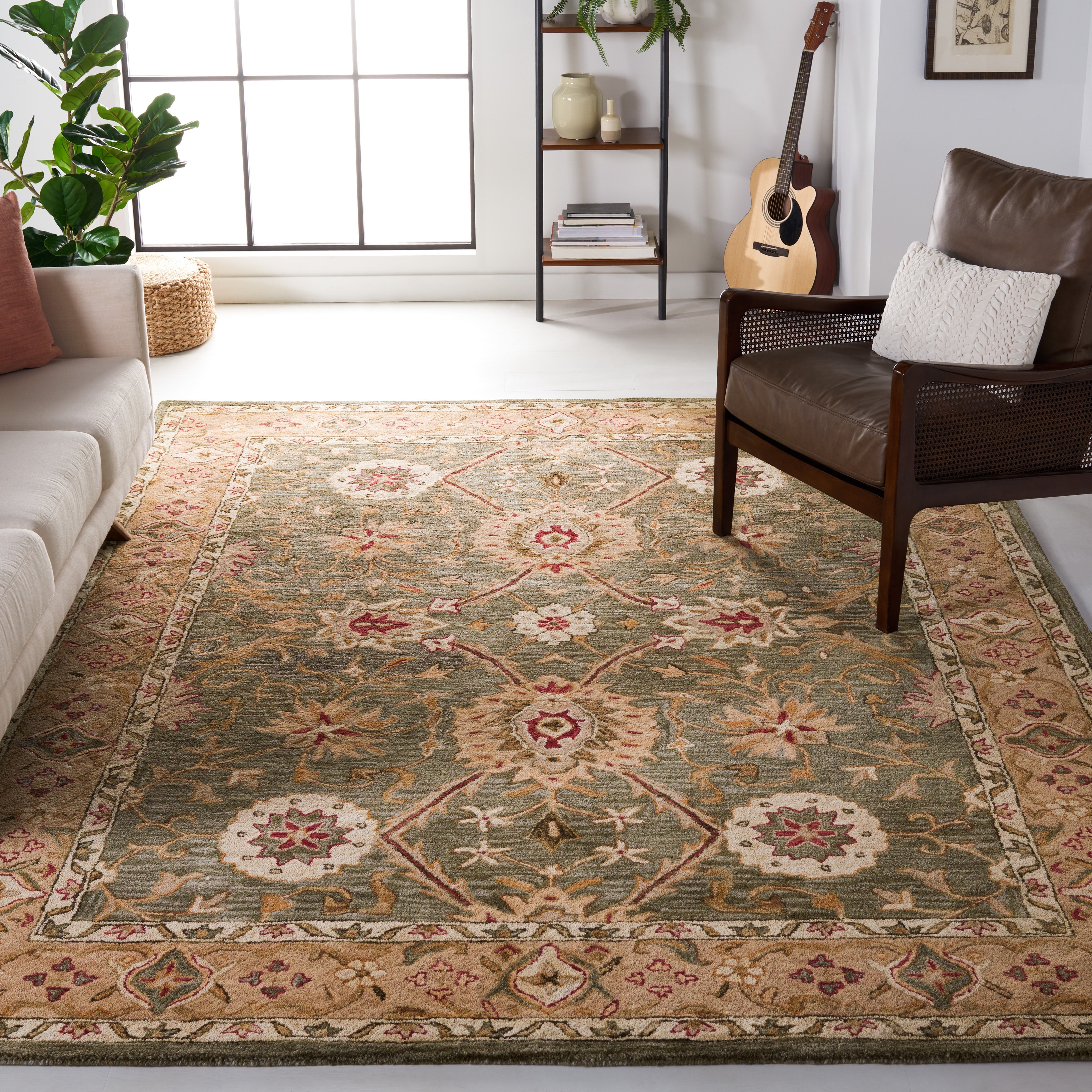 SAFAVIEH Handmade Anatolia Ylvije Traditional Oriental Wool Rug