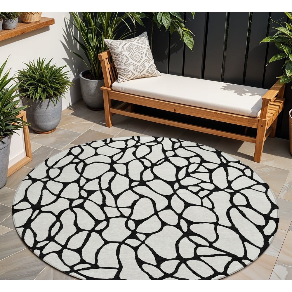 HomeRoots Geometric Transitional Rectangle Outdoor Rug