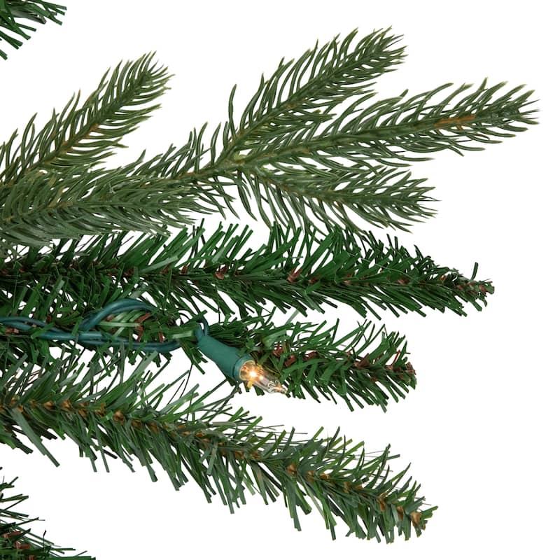 Pre-Lit Grande Spruce Artificial Christmas Wreath 24-Inch Clear Lights - 24"