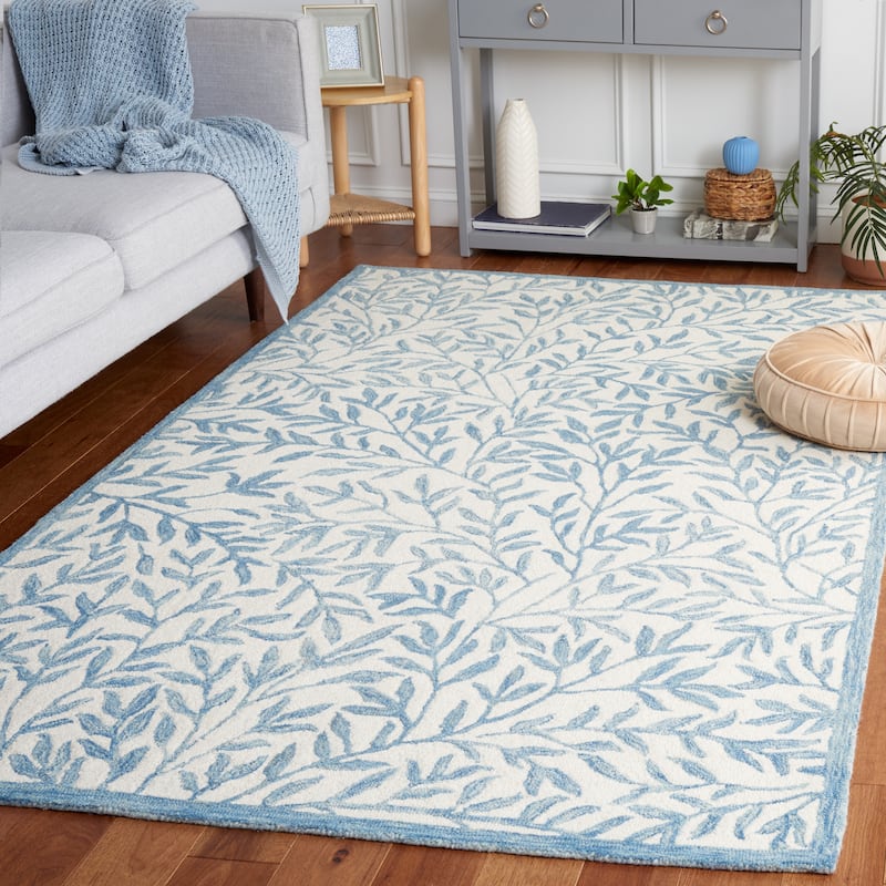 SAFAVIEH Handmade Jardin Mariegret Wool Rug - 6' x 9' - Ivory/Blue