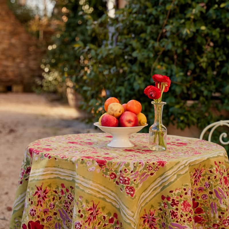Jardine Red/ Green Floral Cotton Tablecloth
